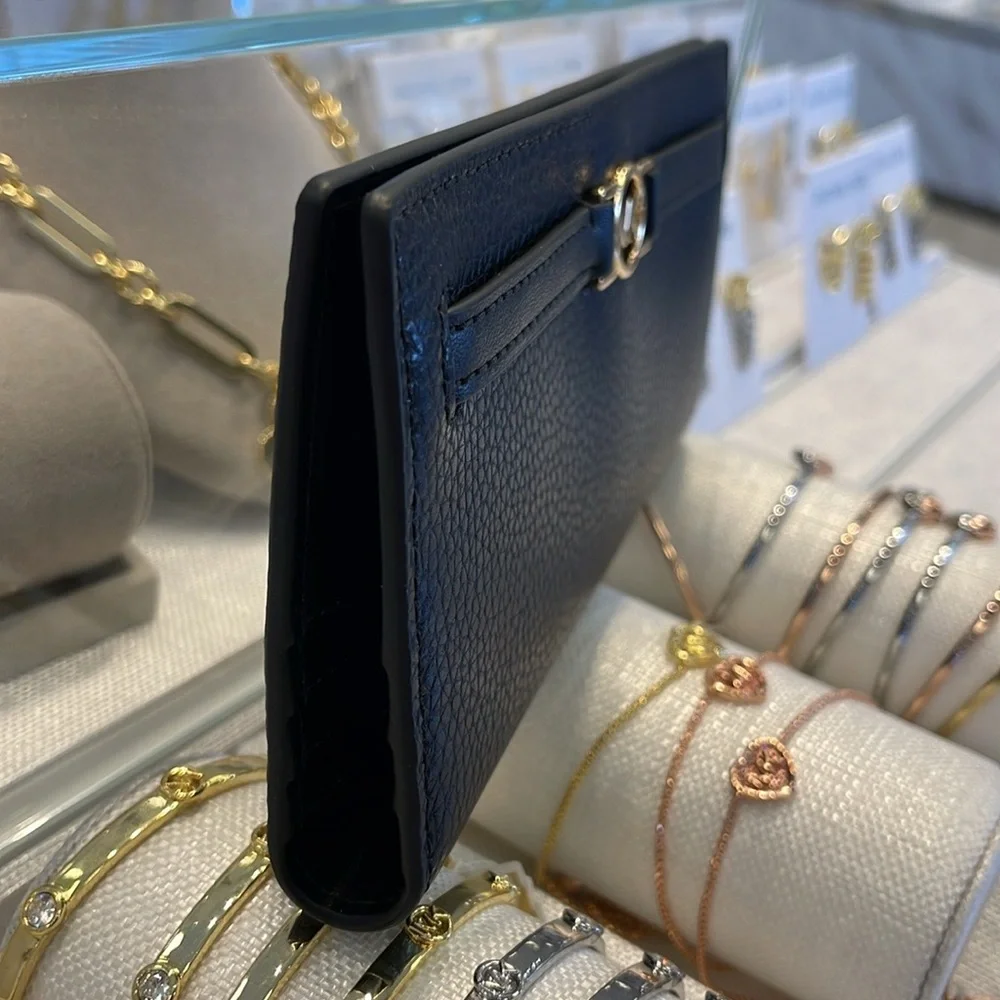 Michael Kors Reed Large Bifold Pebbled Leather Snap Wallet Card Case 
Black 
NWT - Picture 13 of 16